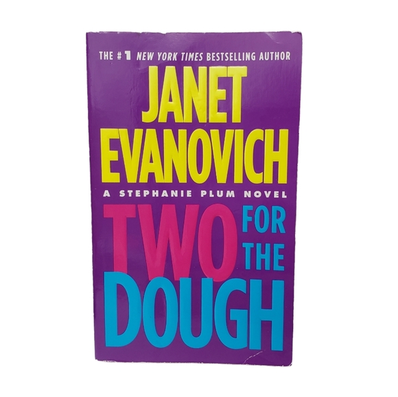 Accents 312 Evanovich Two For The Dough Paperback Book